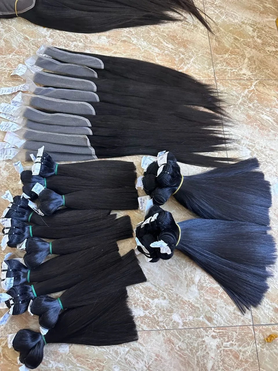 Super Double Drawn Premium Natural Color Raw Hair Unproccesed Extensions - Stretched Lenght, Perseus Hairs photograph
