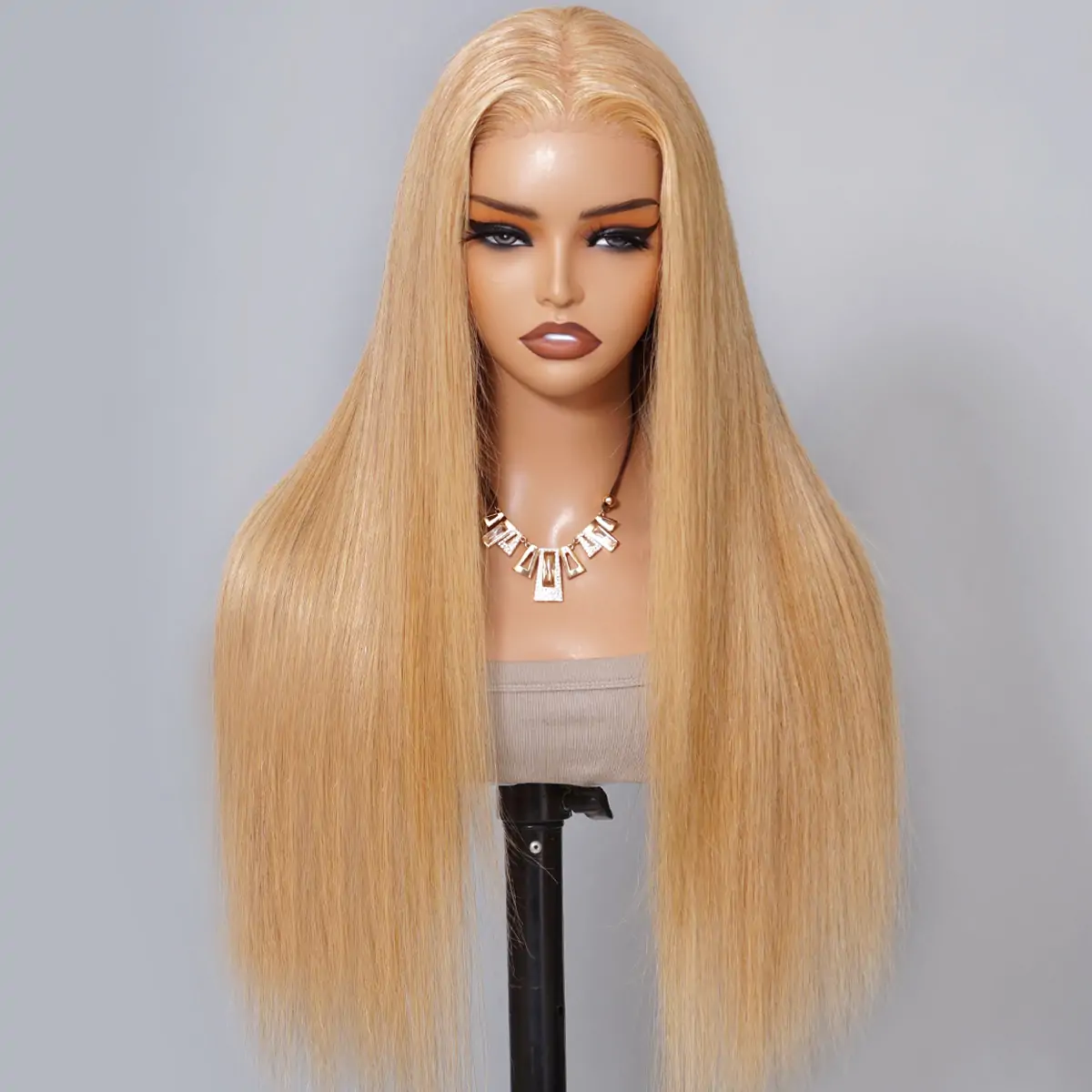 honey-blonde-straight-glueless-wig-2.webp