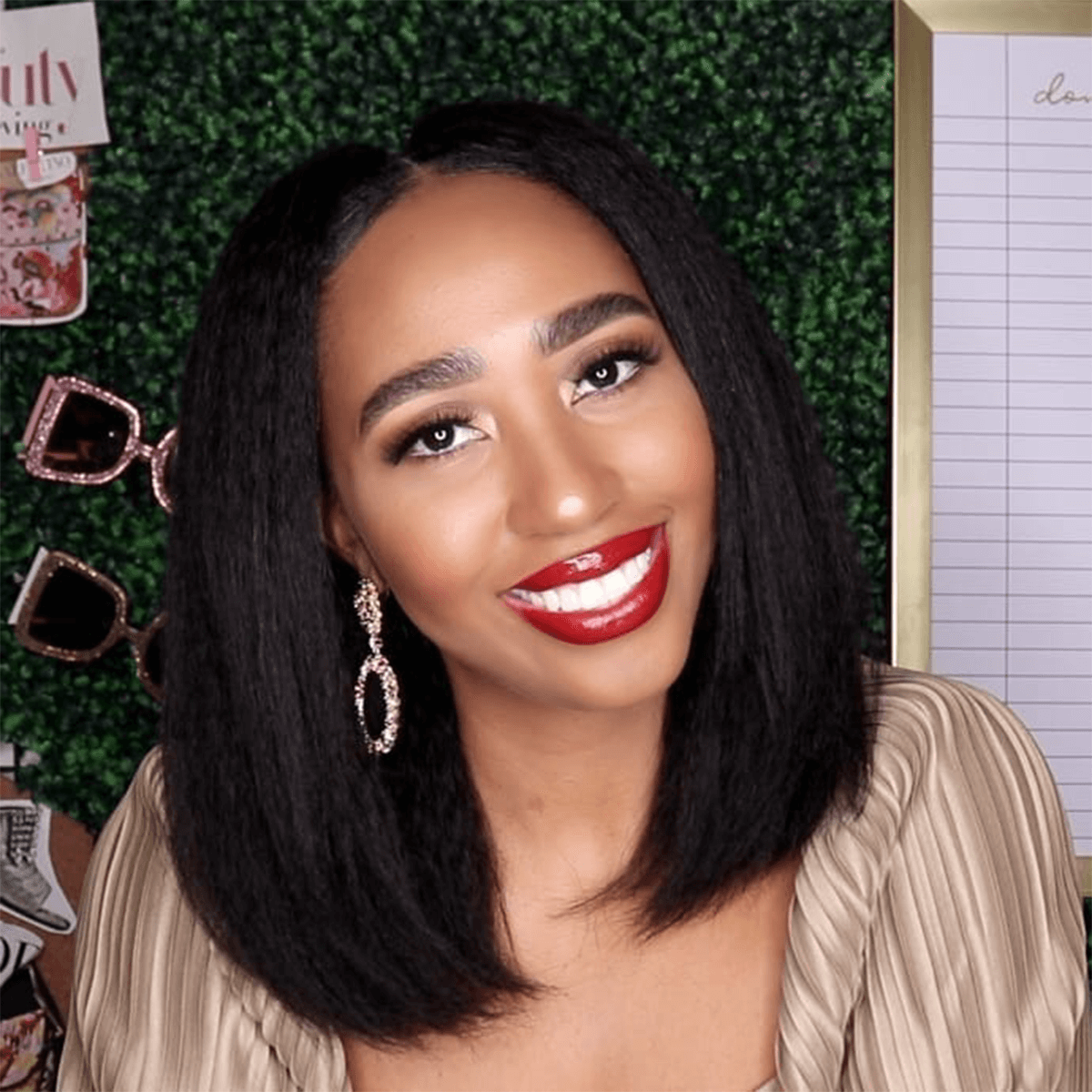 u-part-kinky-straight-bob-wig-4.png